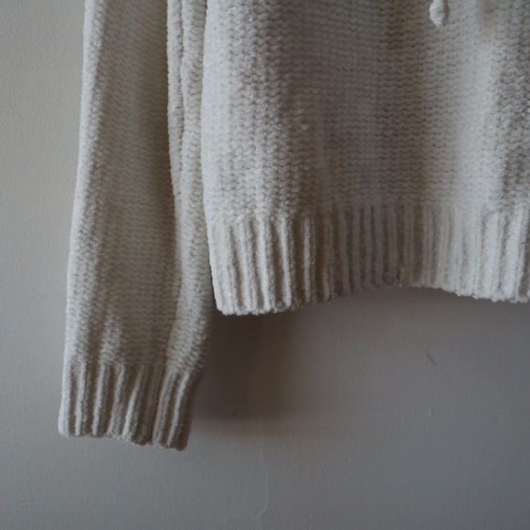 GAP Cozy White Knitted Sweater - Picture 8 of 10